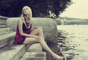 isee图片专家,isee图片专家做出天黑黑的效果美女图