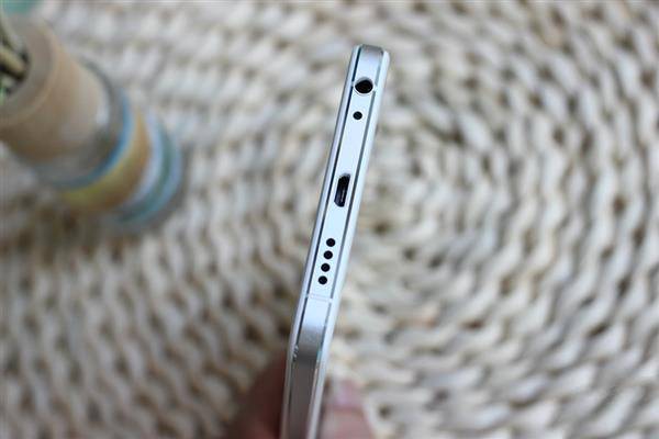 魅蓝U10好看吗？魅族U10和U20真机开箱对比图片