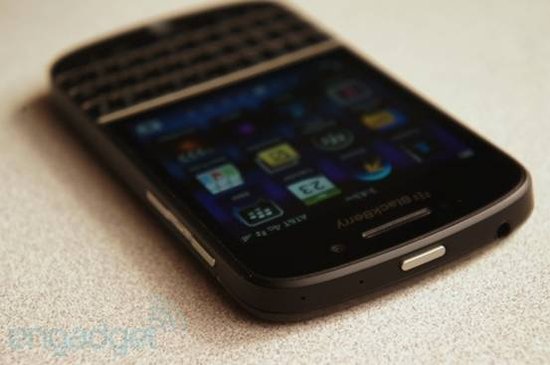 黑莓Q10评测：全键盘的BB10手机
