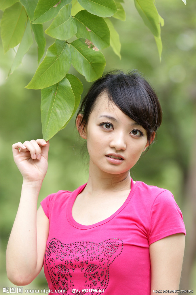 PS转手绘教程：给红T恤MM照片转成纯情言情风格手绘效果 全福编程网