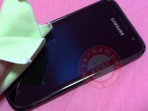 三星i9000手机贴膜无气泡教程 全福编程网教程